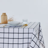 Toalha de mesa em algodão branco com estampado xadrez cinza-escuro