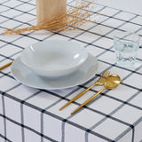 Toalha de mesa em algodão branco com estampado xadrez cinza-escuro