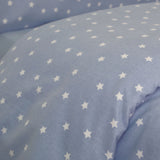 Capa de edredão de flanela com estrelas azuis