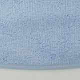 Babete atoalhado de plástico com borracha azul clara